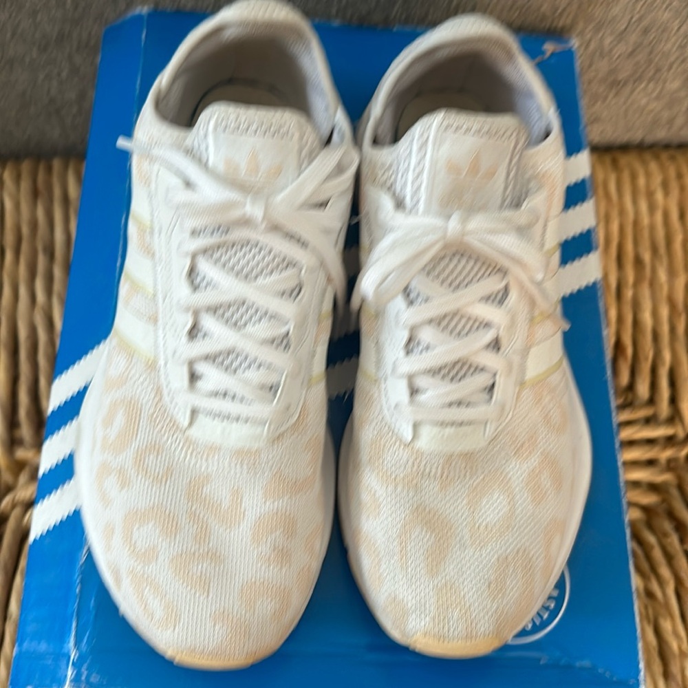 Women’s Adidas Swift Run Animal Print size 10